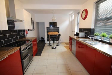 6 bed house, Balmoral Avenue, West Bridgford, Nottingham, NG27QU - Image 2